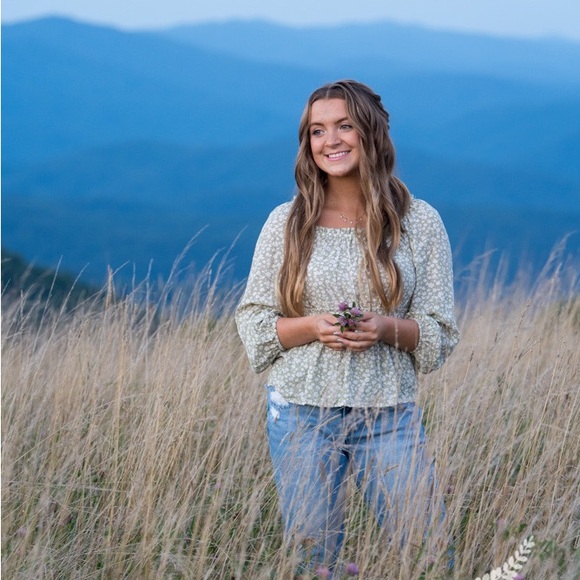 Light green floral blouse - Picture 3 of 3